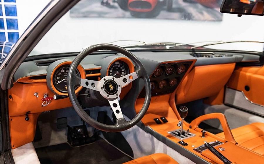 Торпедо Lamborghini Miura P400 SV 1972 года  (фото 3 из 16)